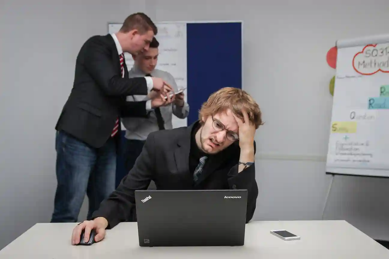 The Link Between Posture and Neck Pain and Headaches