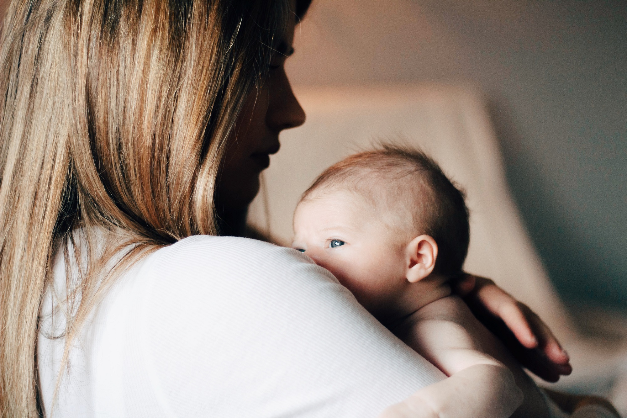 How to Carry Newborns Without Hurting Your Back